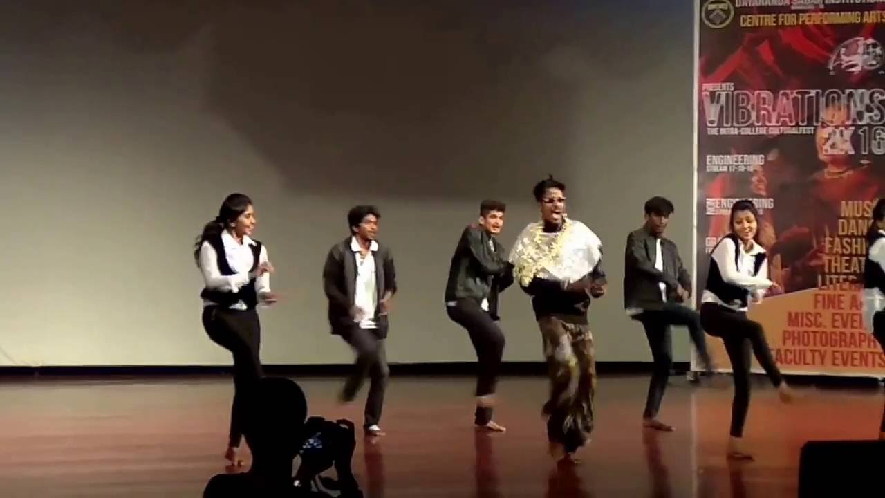 Best Dance performance by Sexy Girls and Upendra Entry for Kannada Songs in DSI college