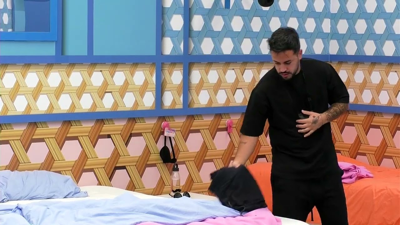 Pedro Jorge declara o seu amor a Marisa em voz alta: e Leandro tem reação hilariante
