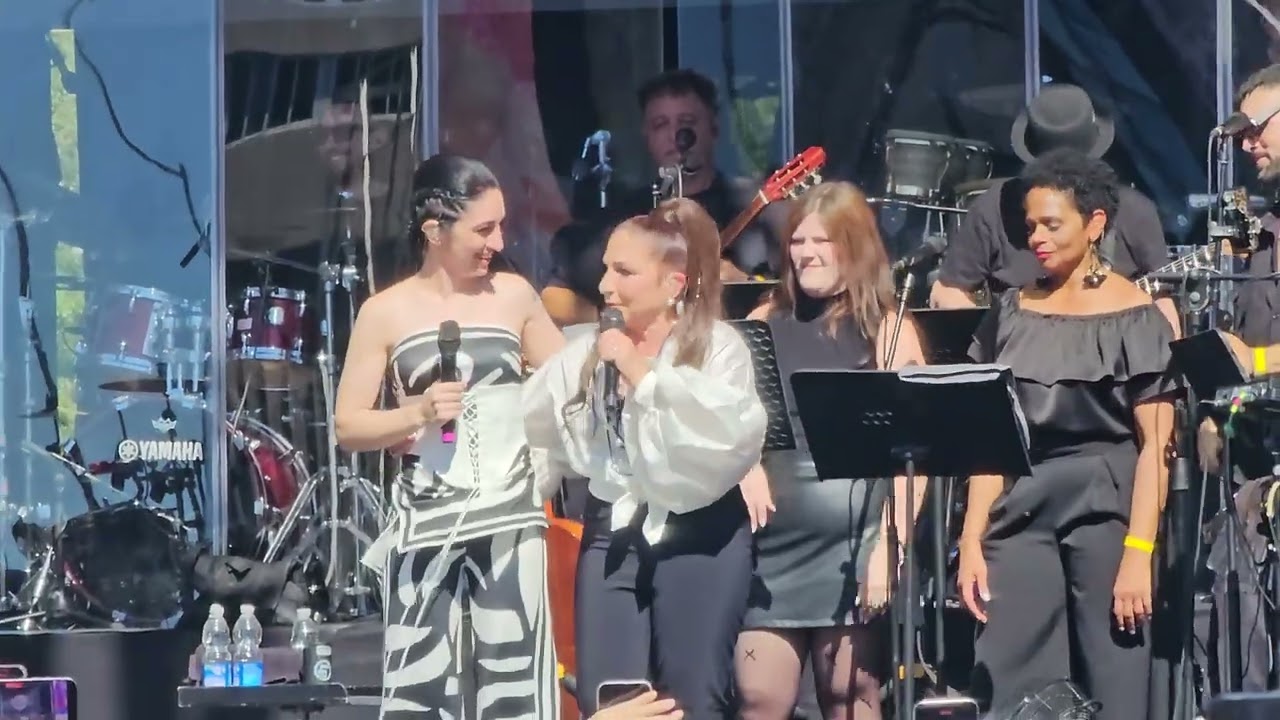 GLORIA ESTEFAN Y SU HIJA MADRID 5 OCT 2025