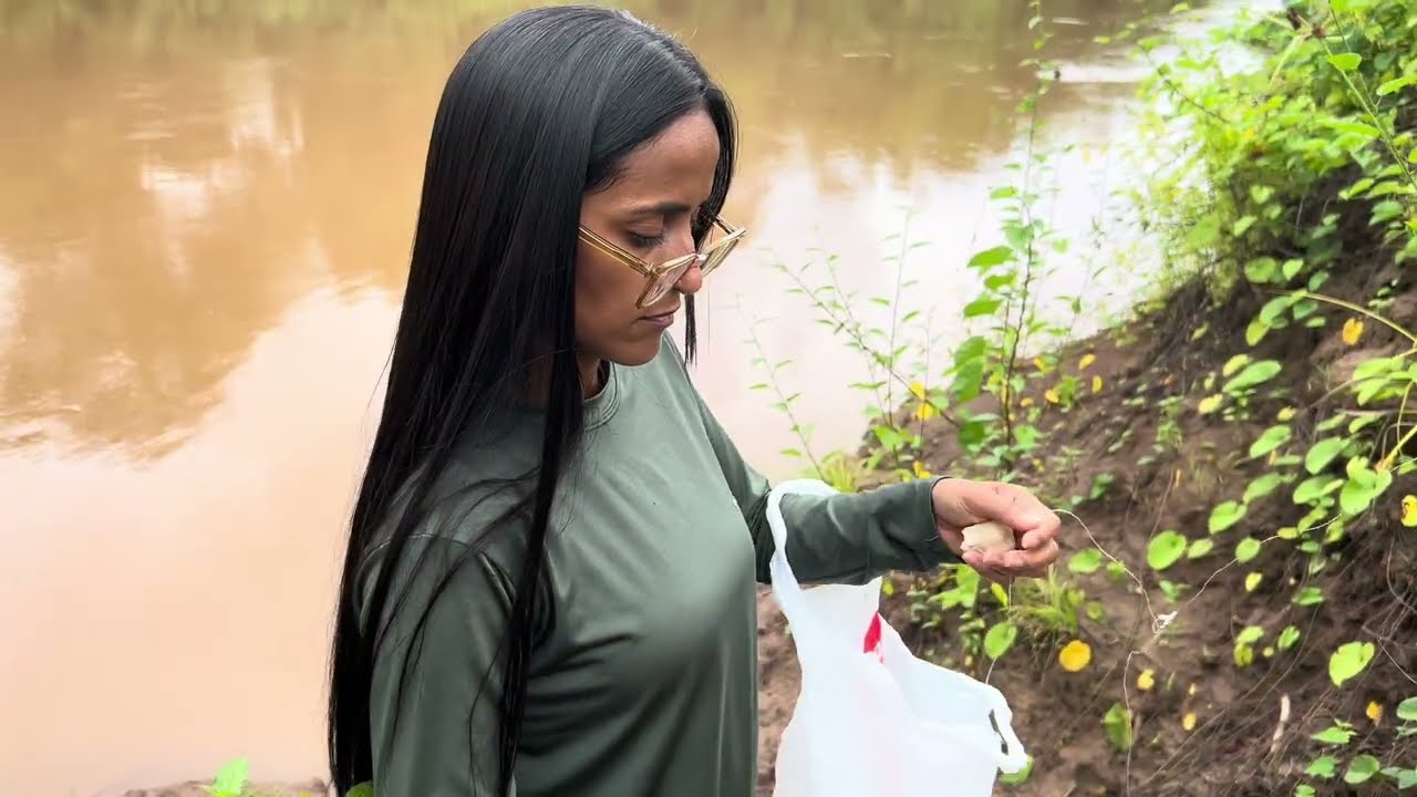 Família7 | pesca artesanal com vara de bambu na chuva 