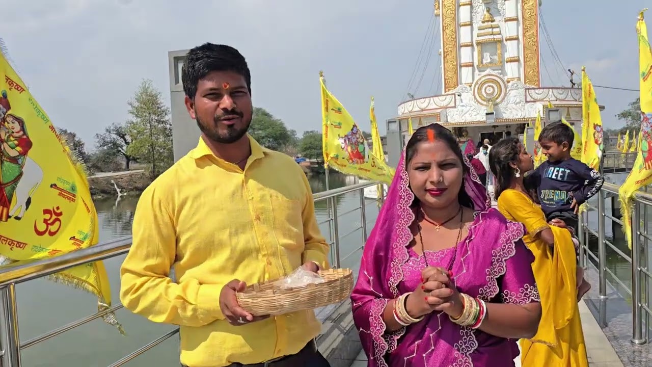 Aaj ka vlog video dosto// Aaj mera anniversary hai dosto to mai radhe Krishna mandir gayi Puja karne