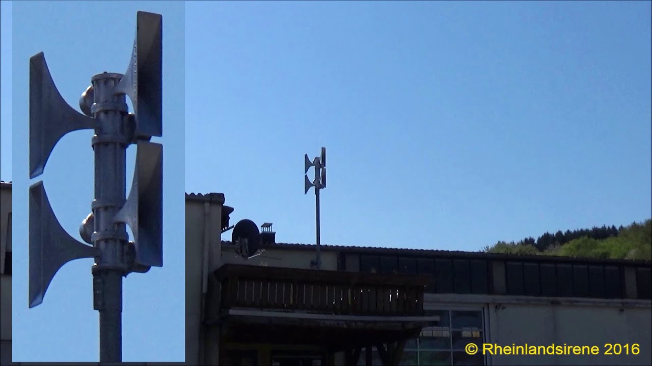 Tief stehende Sirene auf Balkon - Sirenenprobe Windeck-Au - SES 600