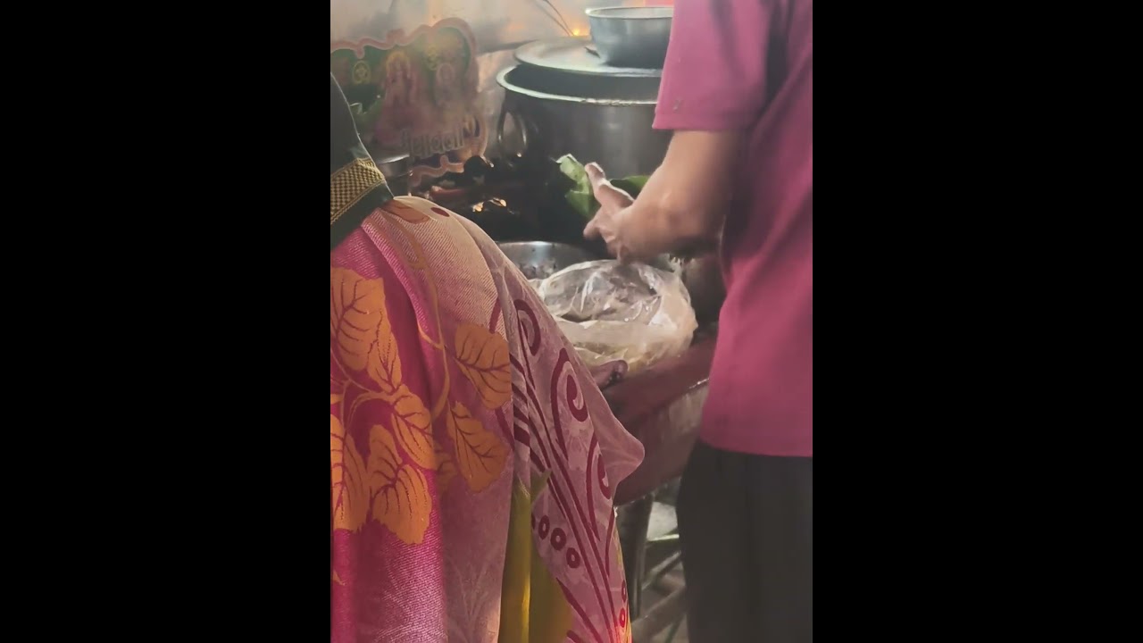 Famous Litti Chokha of Sultanpur, UP | Street Food Taste  😋 #shorts #sultanpur #littichokha #food