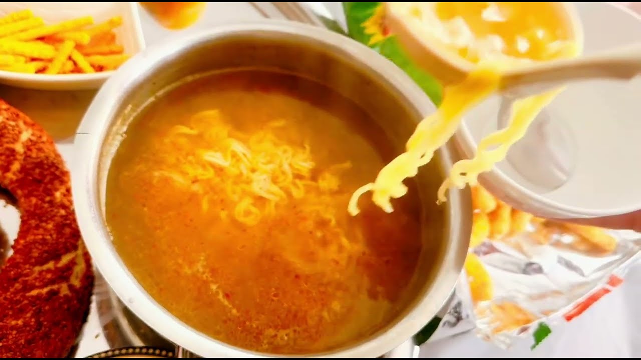 كيف طريقة عمل هلالات ونجوم رمضان بأقل التكاليف☺️😊🙏🌺❤️تابعوا الفديو للنهاية🙈🥰