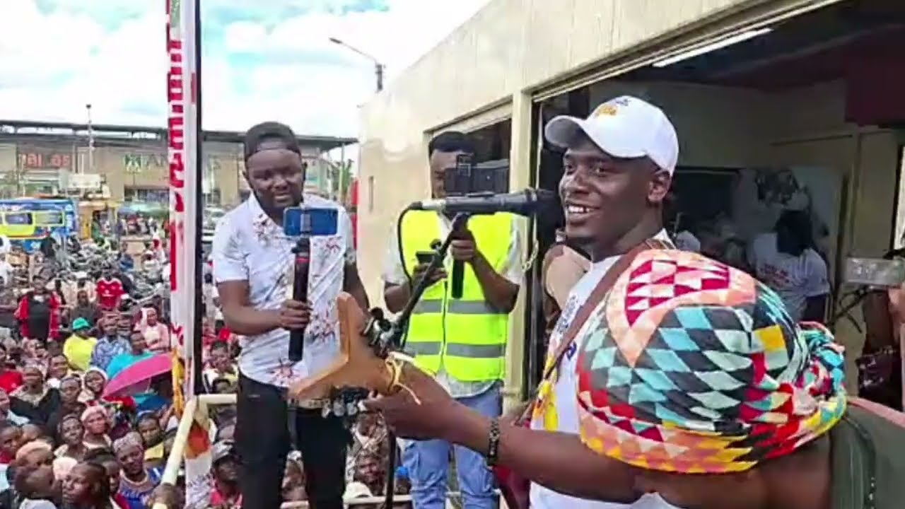 MASSIVE MUGITHI NA WAITHAKA WA JANE FT WAKIRUMBA
