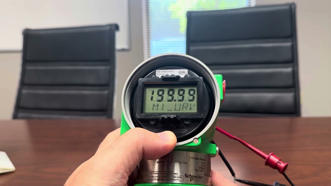 Configuring LRV and URV values in a Schneider Electric-Foxboro Pressure Transmitter