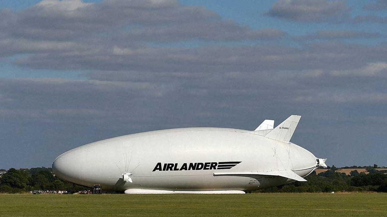 Airlander 10 crashes during second test flight, no casualties reported | Oneindia News