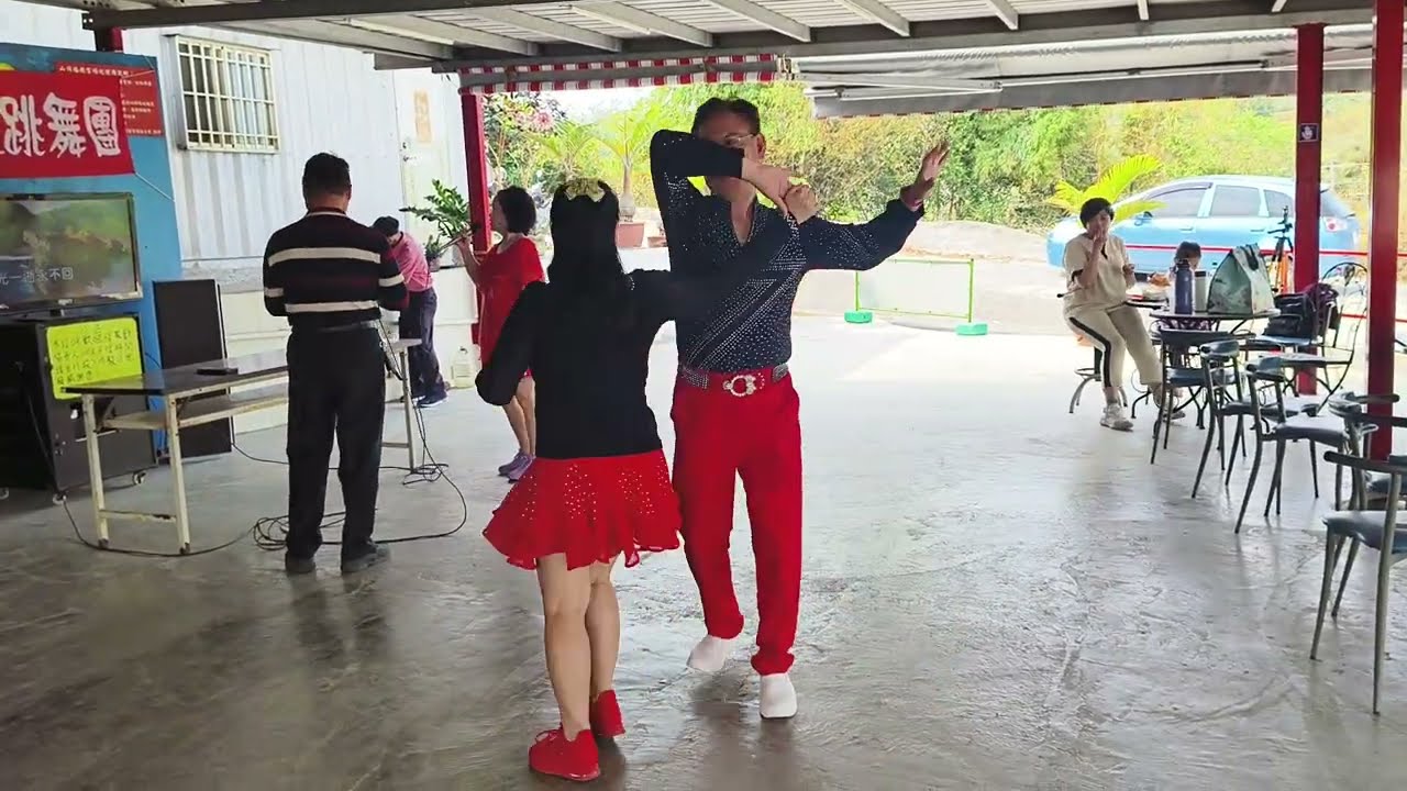高雄山頂福德宮~柏村、少珍跳恰恰