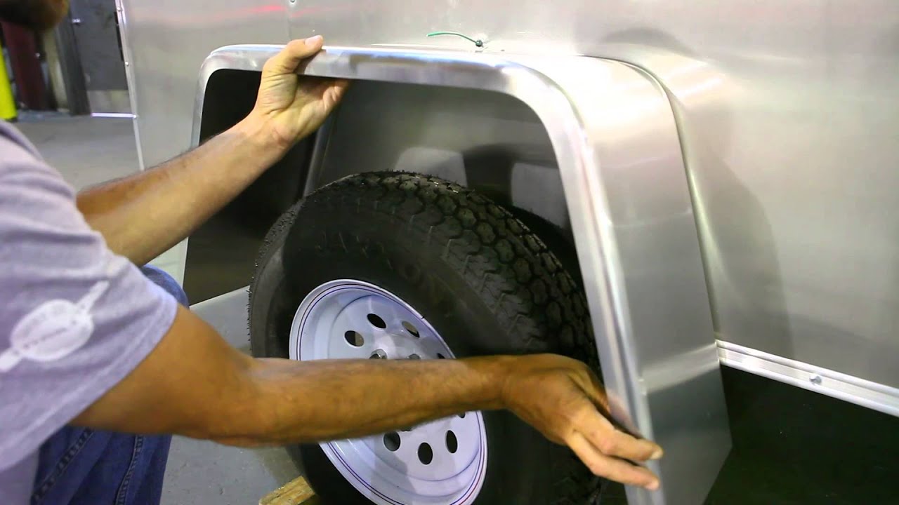 TrailersPlus: Single Axle Smooth Fender Installation