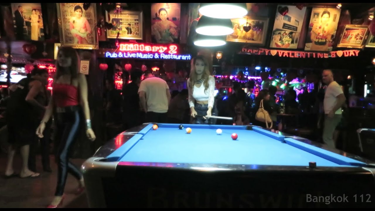 Ladyboy vs Lady @ Pool - Hillary 2 Bar