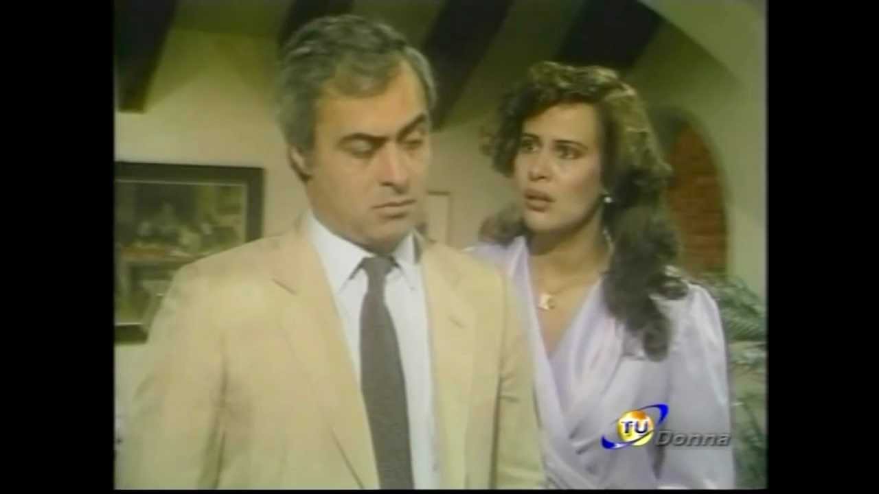 Leonela (1984) - Pedro Luis rompe la porta di Leonela HQ
