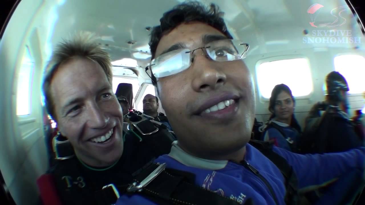 Lokesh Mishra's Tandem skydive!