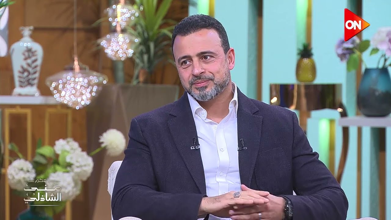رد فعل مصطفى حسني على كل مسئ له