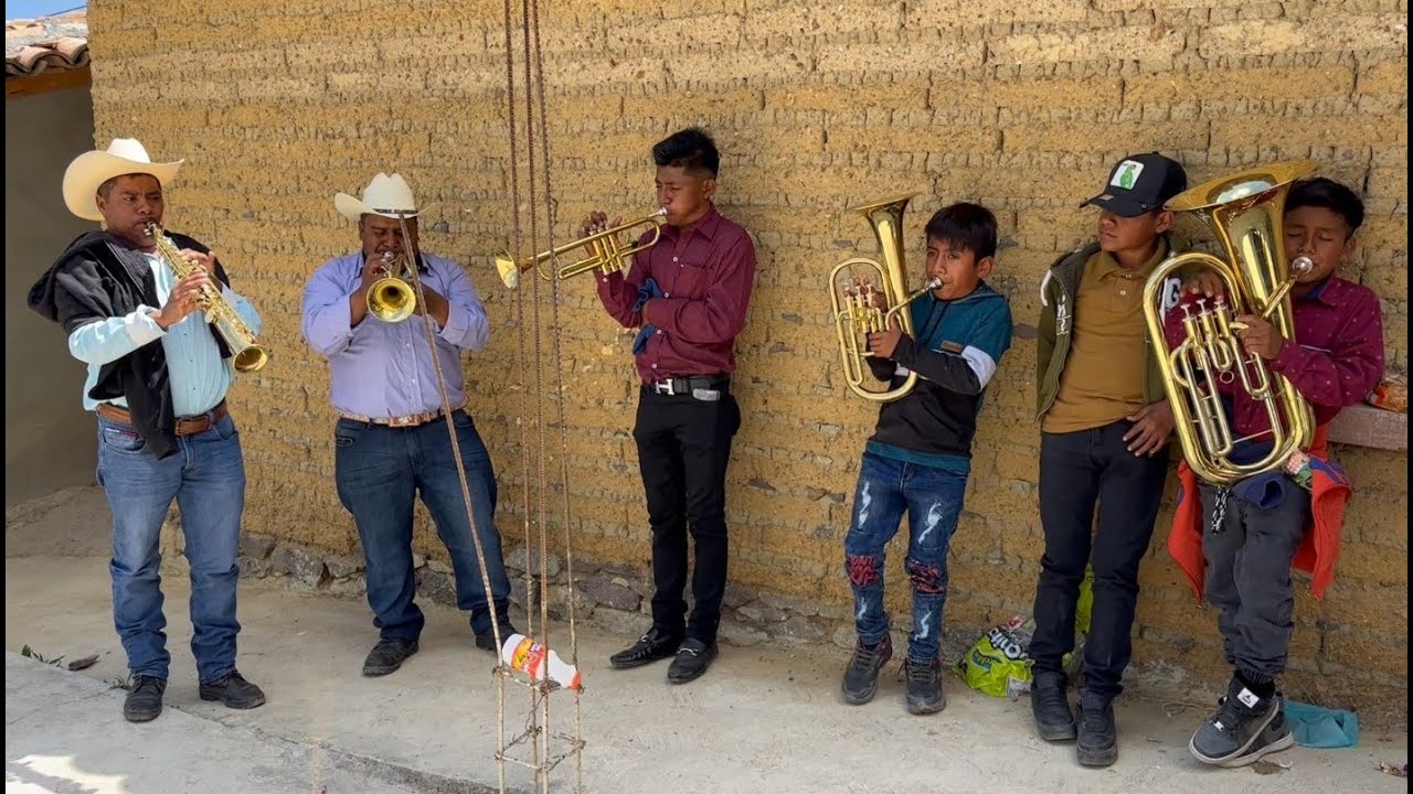 LOS ECOS DE ESTA BANDA LLEGAN A DONDE HAY OIDOS NATIVOS DE ESTOS PUEBLOS Y QUE NOS HACE RECORDAR😭😭