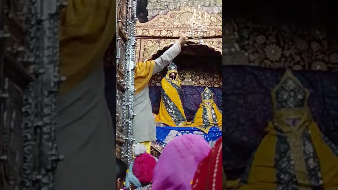 Live - radha Vallabh Lal ji ki Mangal Aarti🦚🌼