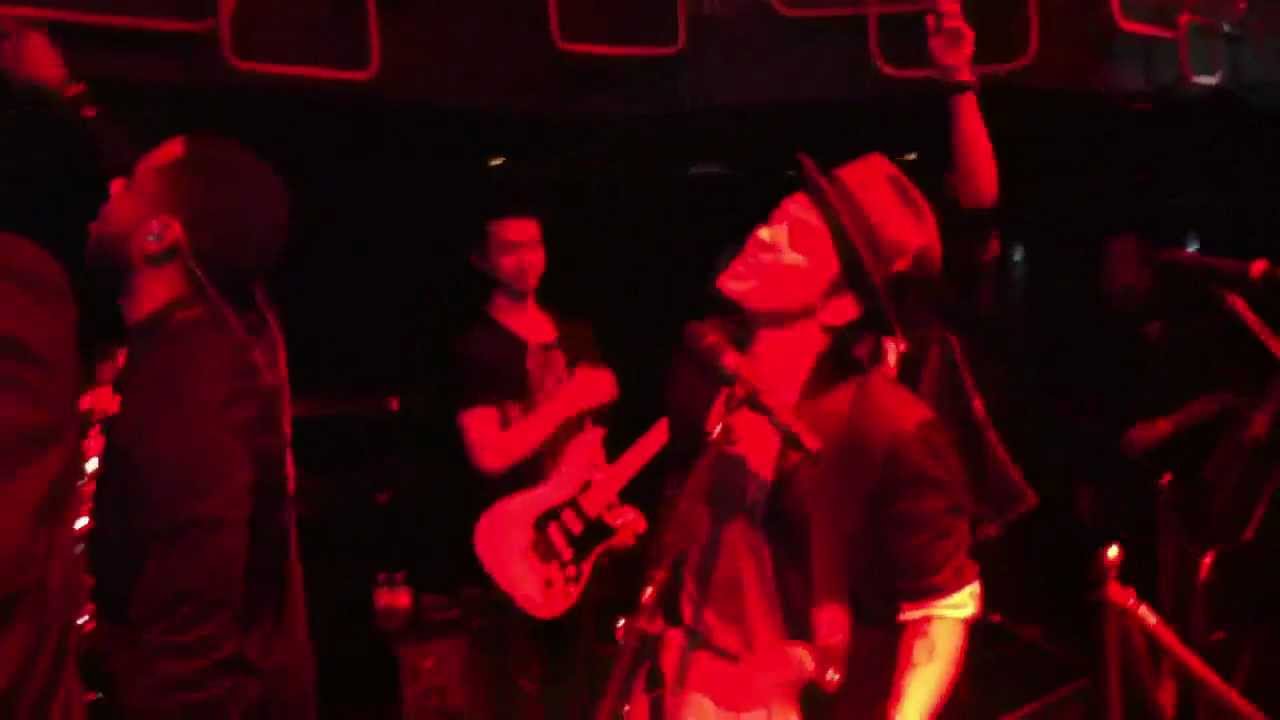 Bruno Mars New Years Eve 2012 Countdown - Las Vegas 12/31/11