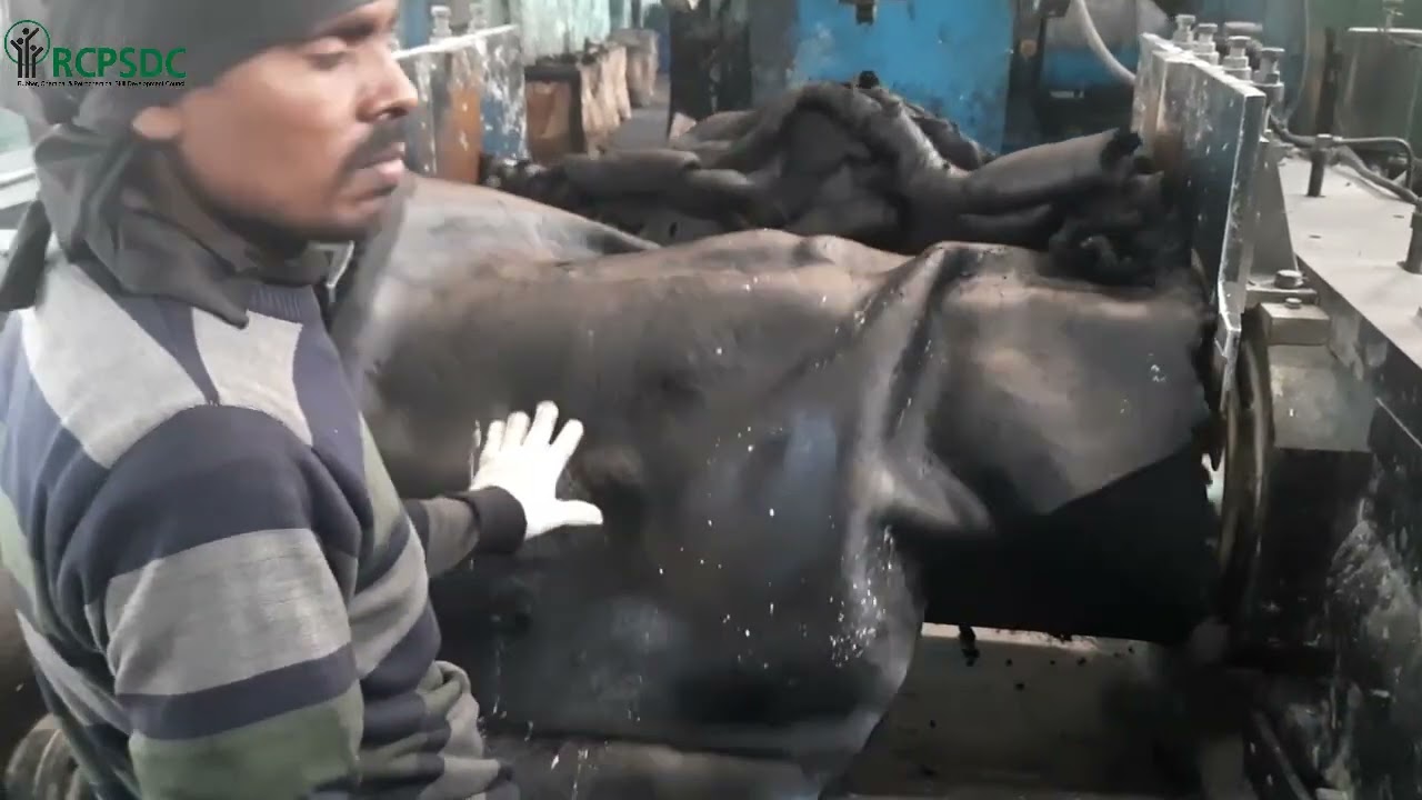 Rubber Compound Mixing on a Rubber Mixing Mill