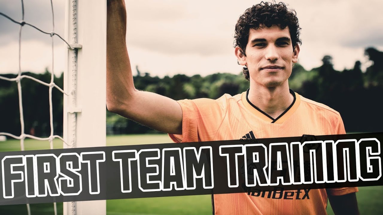 Jesus Vallejo's first day of training at Wolves!
