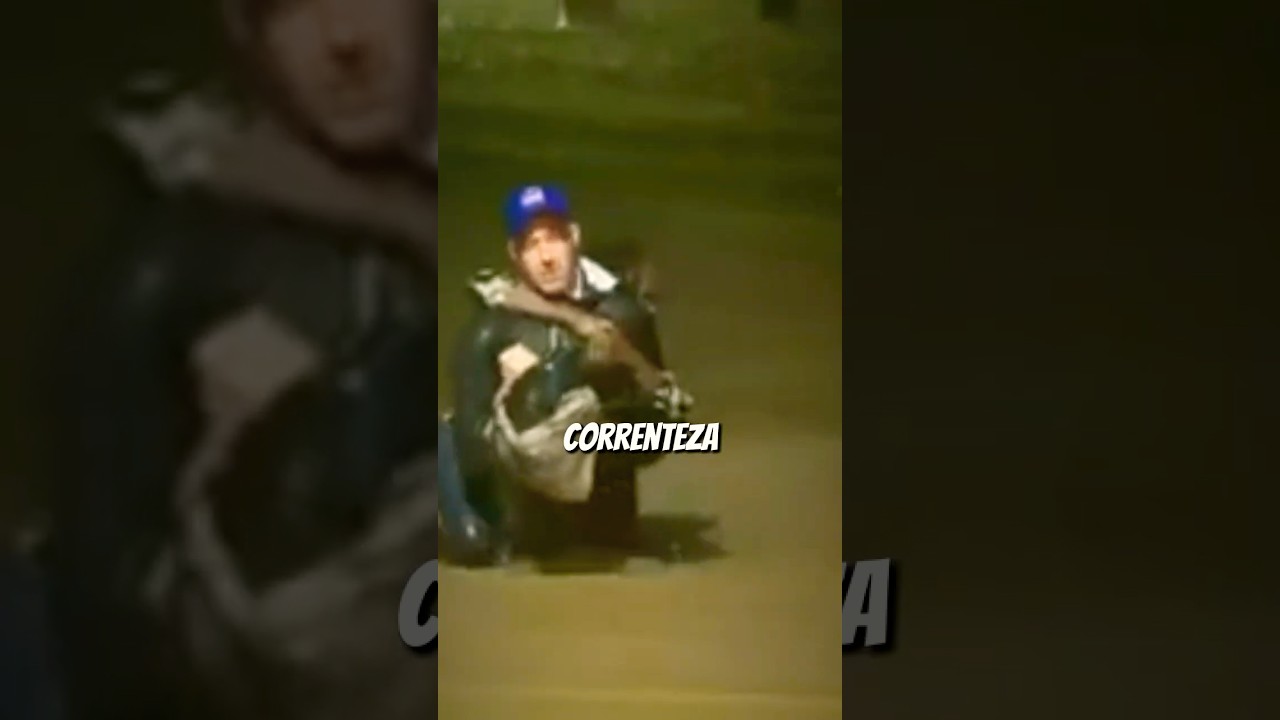 Esse reporter SALVOU a mulher da ENCHENTE AO VIVO! 😱 #curiosidades
