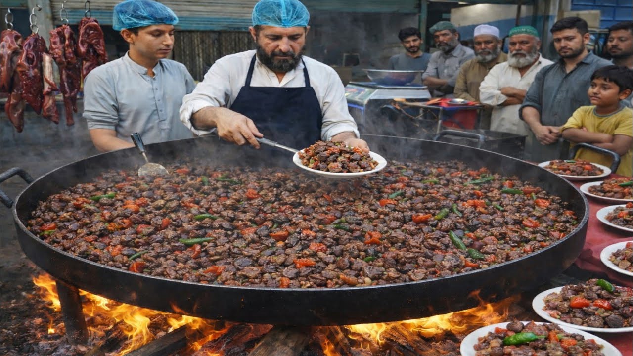 HOW PAKISTANI ENJOYS SPICY MUTTON TAWA KALEJI FRY IN WINTER ❄️ | MOST VIRAL SULEMANI TAWA KALEJI FRY