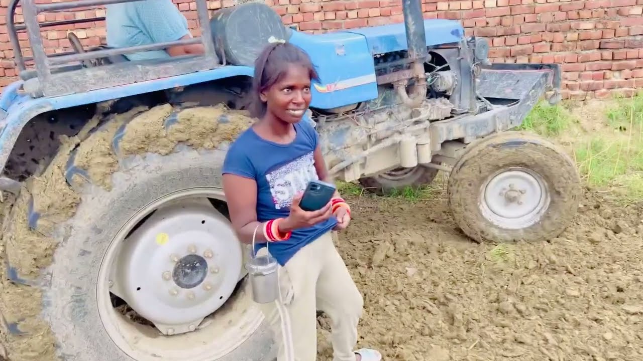 RAJU KE PHONE MEIN CHLA GYA PANI 🥹 || PARNAJ NE FIRST TIME TRACTOR CHLAYA 😂 🚜
