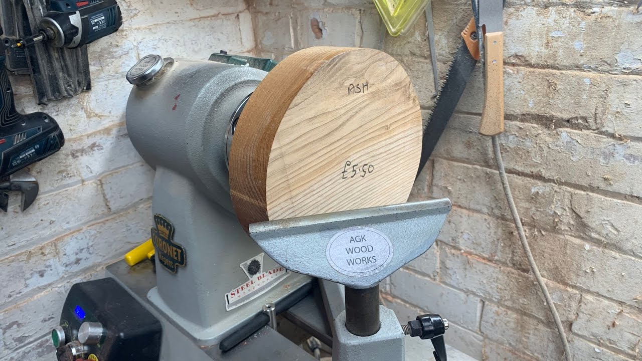 Woodturning - Get Creative With Your Dremel! Turn An Ash Bowl With Texture.