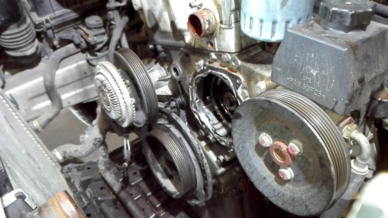1996 Mercedes Benz C220 troca da bomba injetora parte 1