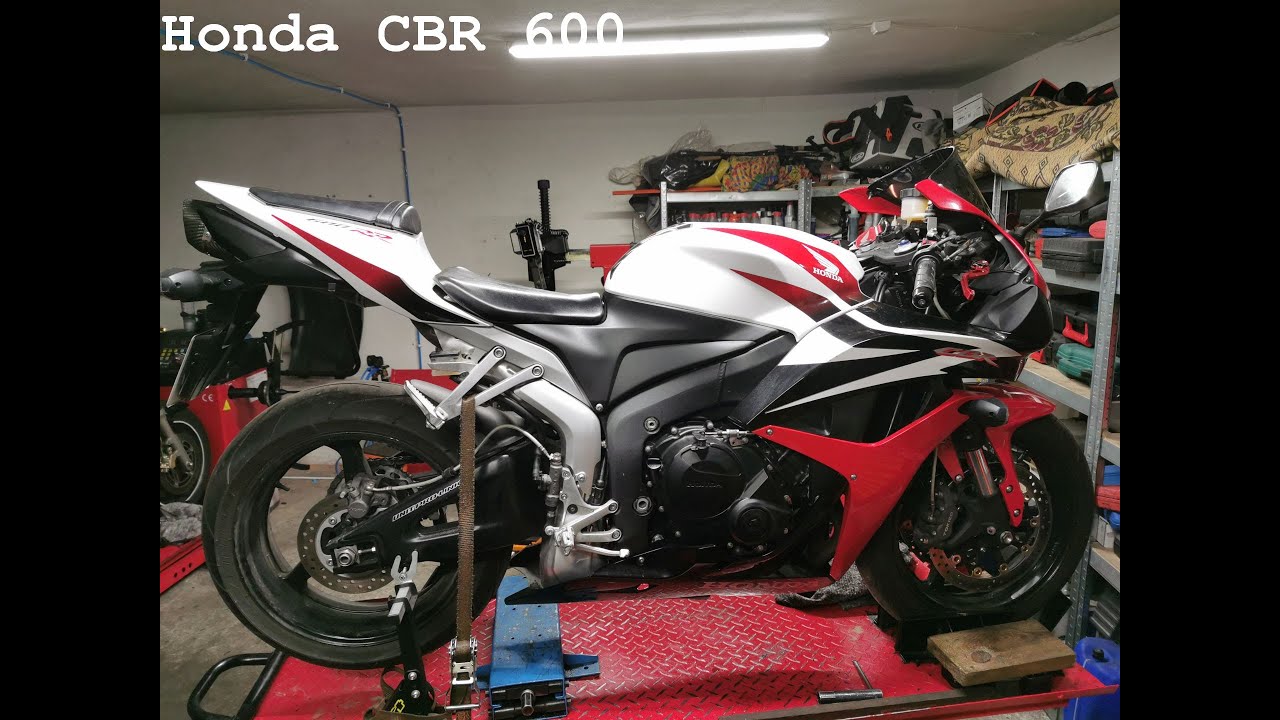 Honda CBR 600, przegląd, wymiana rozrządu, regulacja zawor&oacute;w.