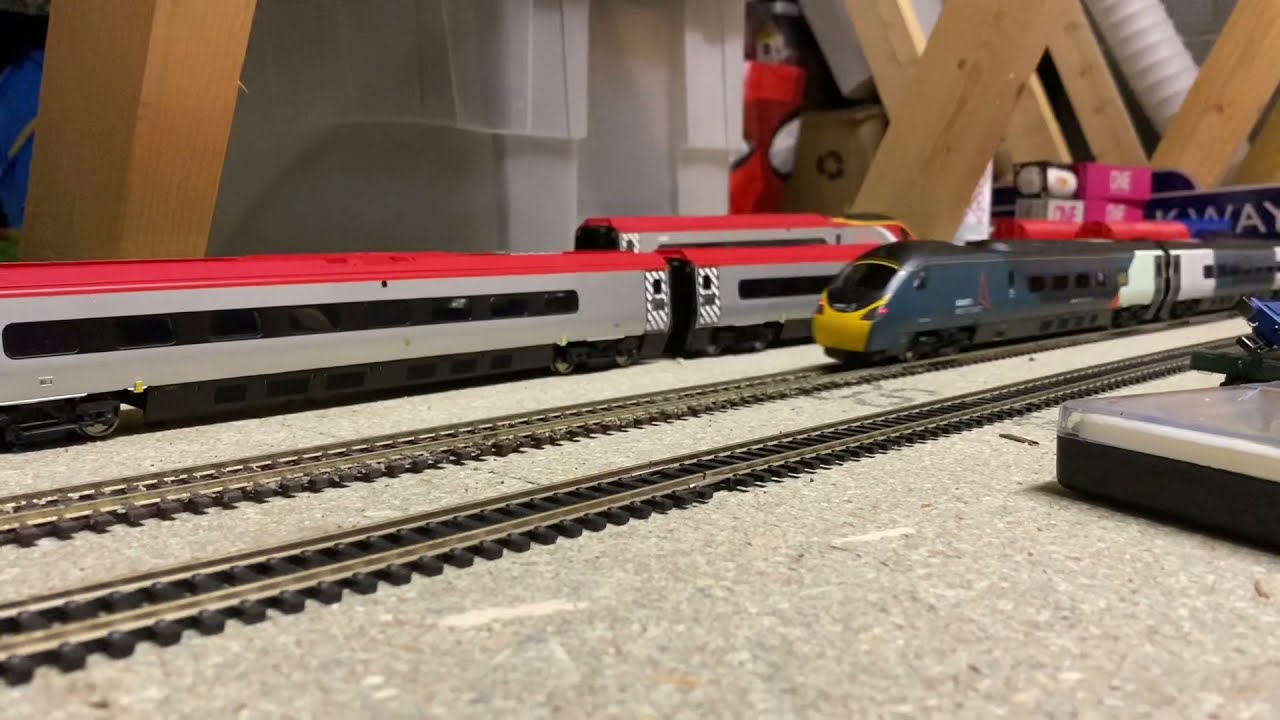 Let’s Take A Look At Hornby Pendolino Avanti Class 390