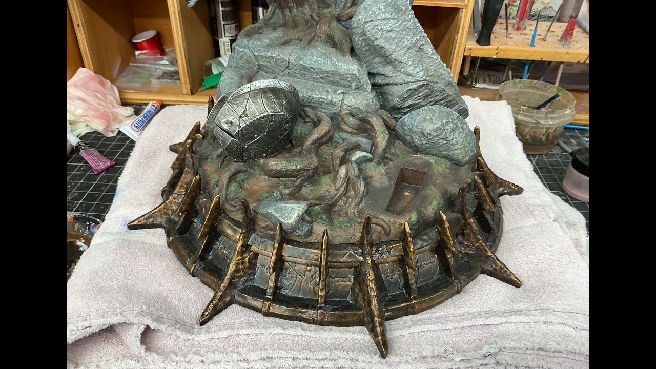Painting a LOTR base
