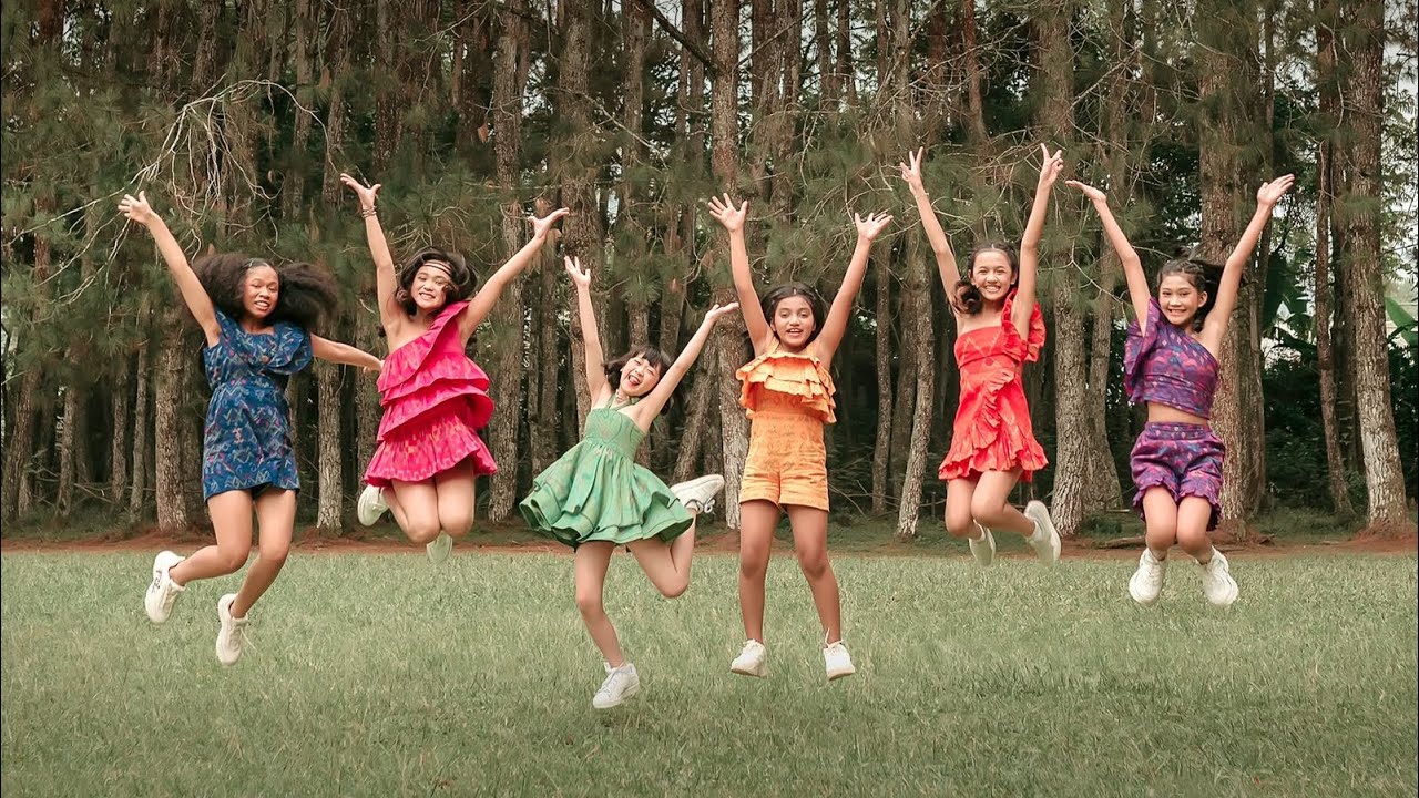 Kazumi - Senyum Indonesia (Official Music Video)