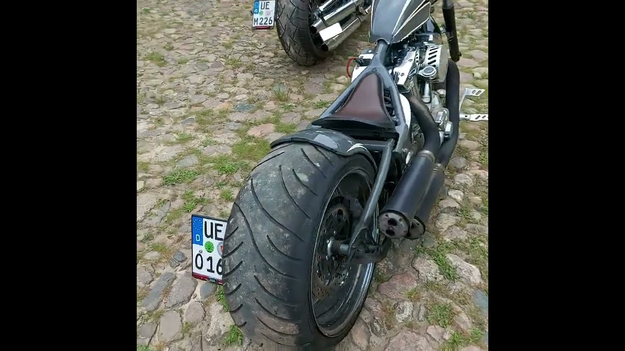 Yamaha xv1600 wildstar roadstar bobber supertrapp