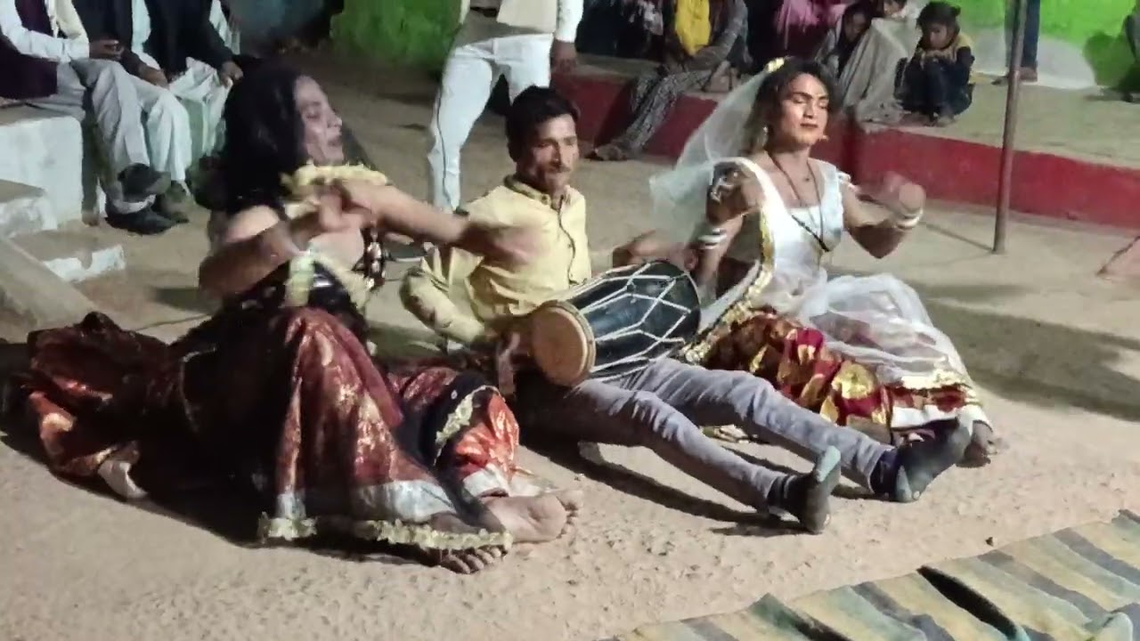 बुंदेली राई गायक लाखन ठिकरिया महूकंठ 9559539852  #trending #rai