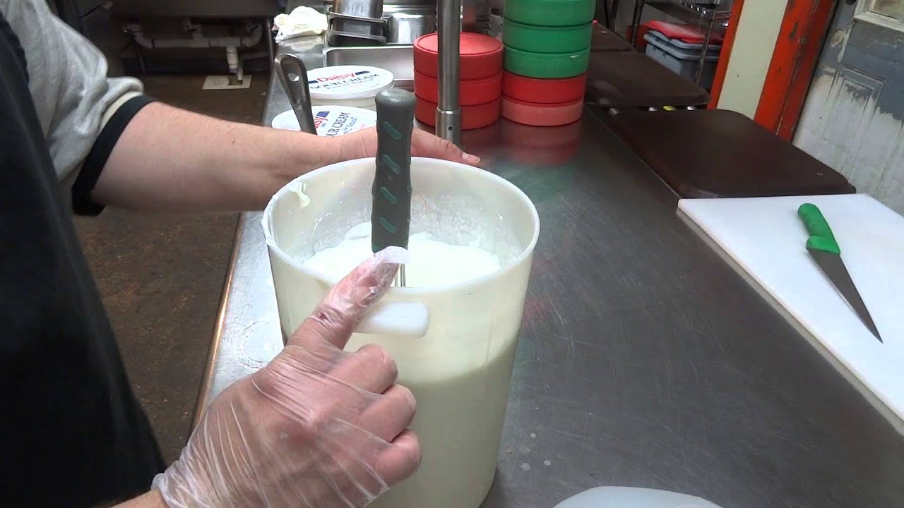 Haciendo crema para la tostada siberia