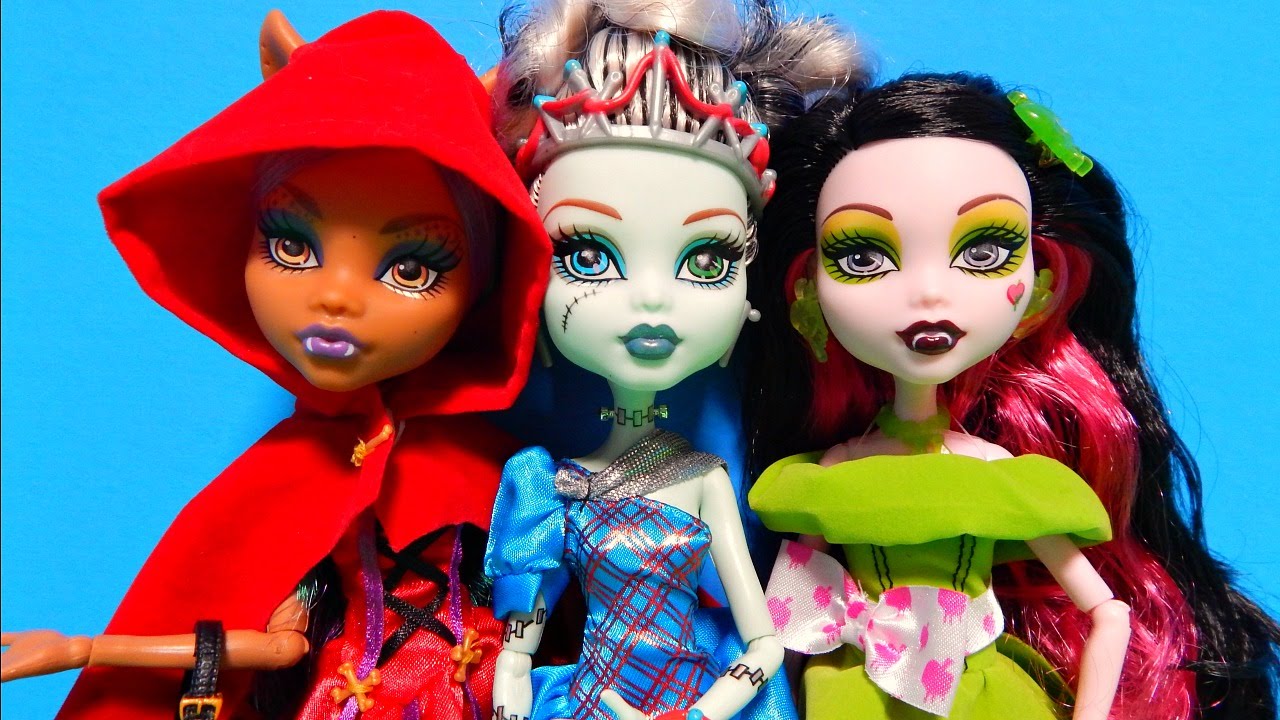 Monster High Scarily Ever After Дракулаура Куклы Фрэнки Штейн и Клодин Вульф