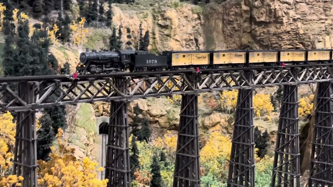 AT&SF 280 Consolidation in HO Scale