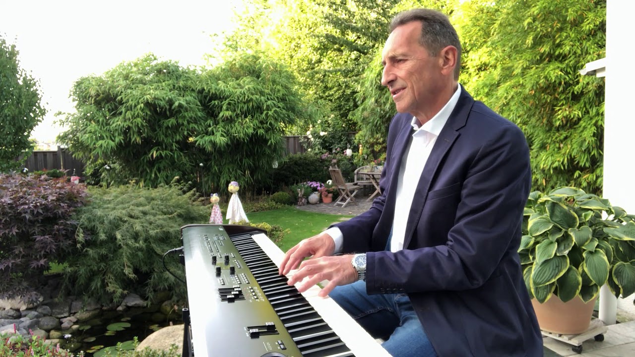 Piano Bar-Bar Piano / Grand Banks (Matthias Arnold)