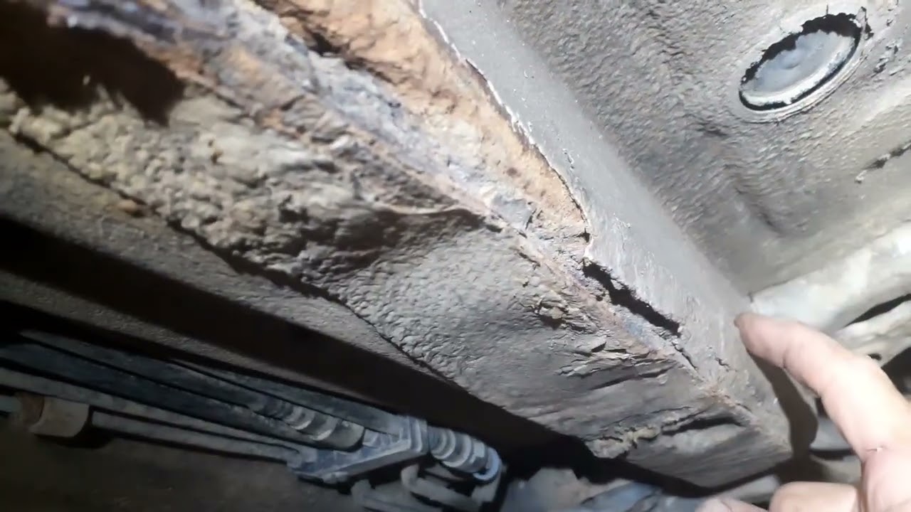 Druga osobówka w tym roku. Ratujemy Vectrę B od hutniczego pieca