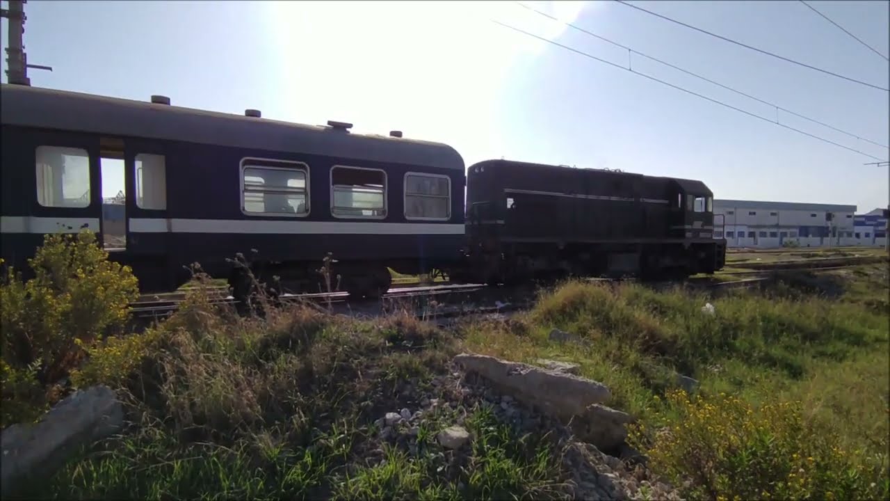 Rare Train By The Old Loco DJ-121 (GE U6B) Pulls Ganz Mavag Old Wagon Leaves Jbel Jelloud