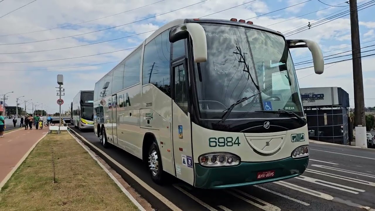 Ônibus antigos e atuais. Desfile da Independência,  7/9/2025