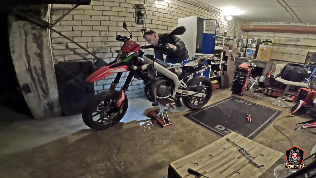 Aprilia SX50 Factory - Trying to fix my bike Part 1