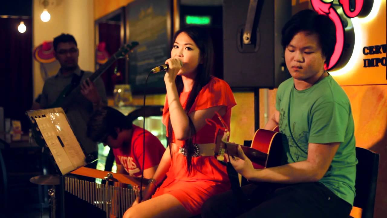 Kelly Siew - Broken Glass (Original)