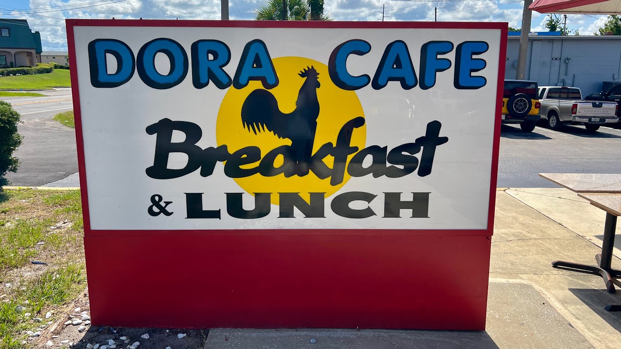 Eating at the Dora Cafe Restaurant in Mount Dora, FL | Breakfast Restaurant Review