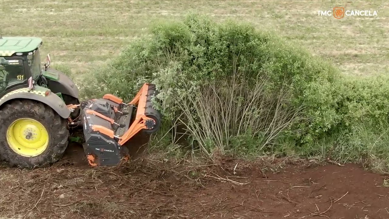 TMC Cancela - Mulczer wgłębny MPK-250 z ciągnikiem John Deere 6R250