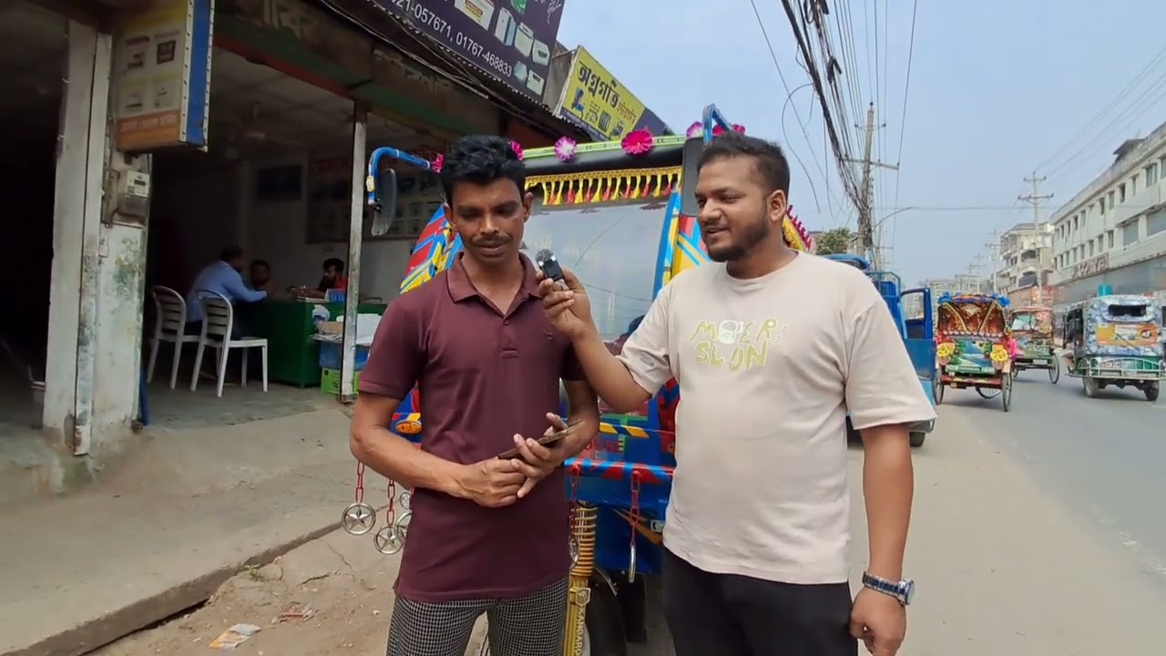 জাম্বু গাড়ী নিয়ে খুশি মান্নান ভাই।