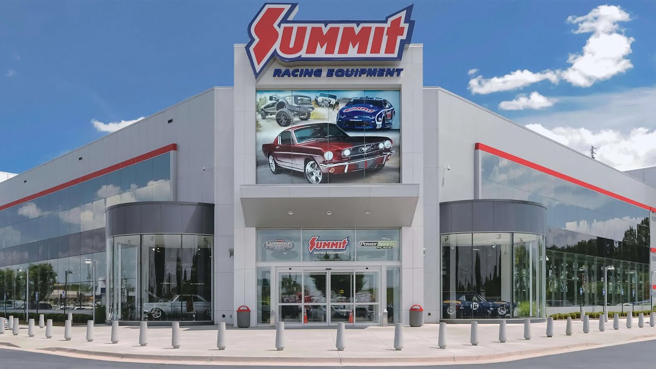 Conociendo Summit Racing Equipment, la tienda de modificaciones de autos más epica del mundo 🔧