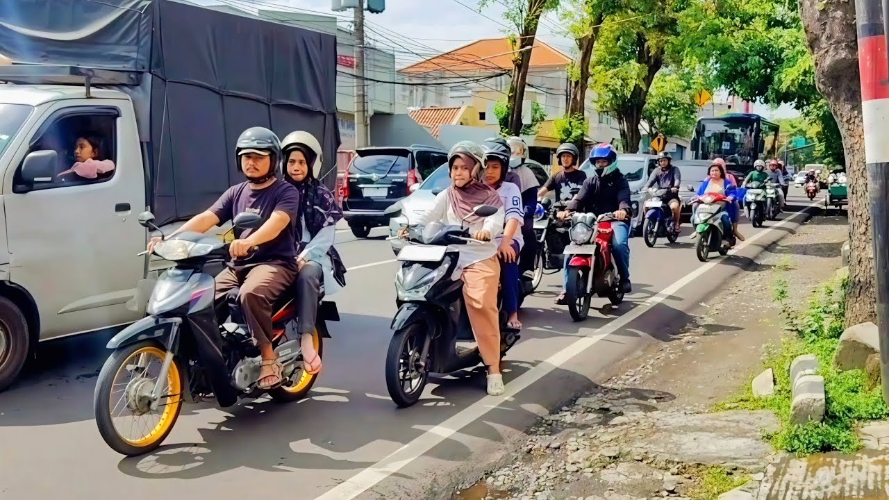 Morning walk to JL.LETJEND SUPRAPTO , BURENGAN kota KEDIRI part 2