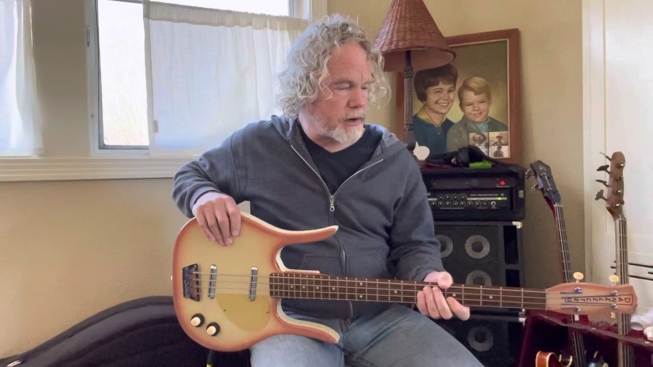 1998 Danelectro Longhorn Bass Demo