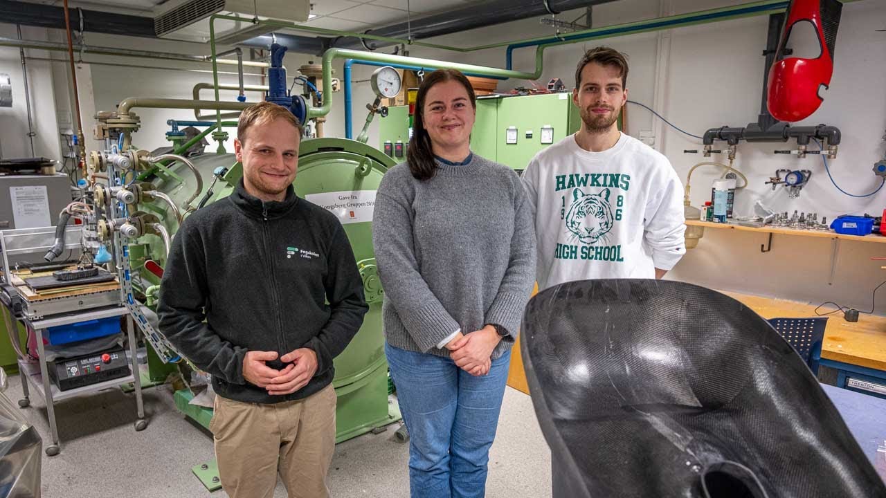 Norges råeste komposittlab? Se hva studentene får til på komposittlaben på Kongsberg