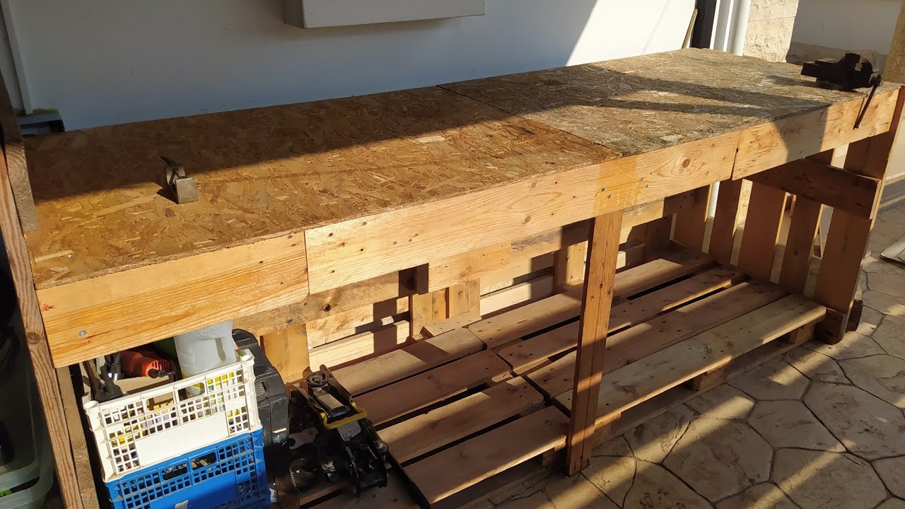 Workbench from pallets. DIY quick and easy.